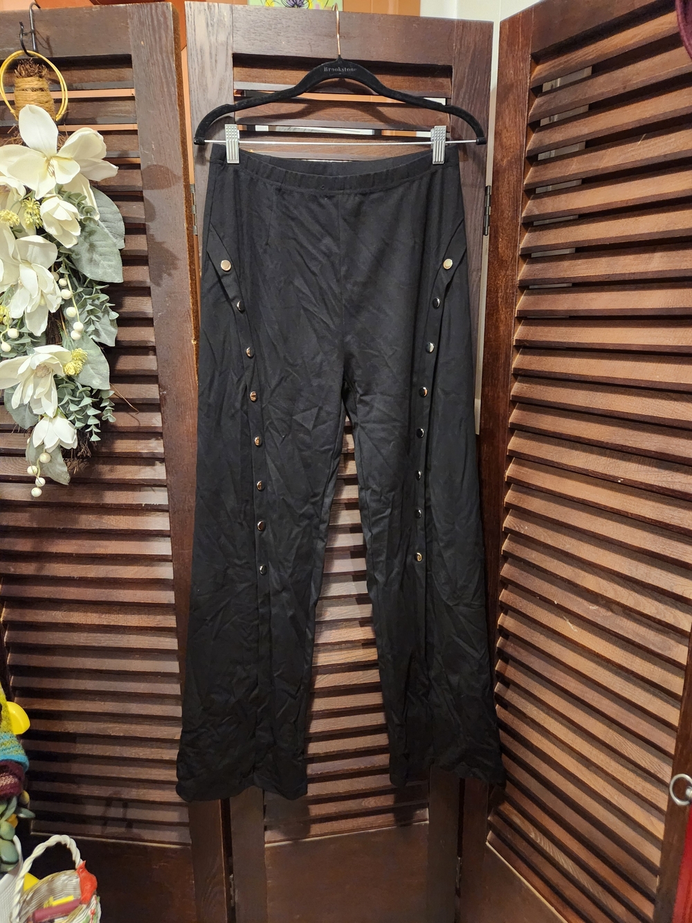 Black Button-Accent Wide Leg Pants